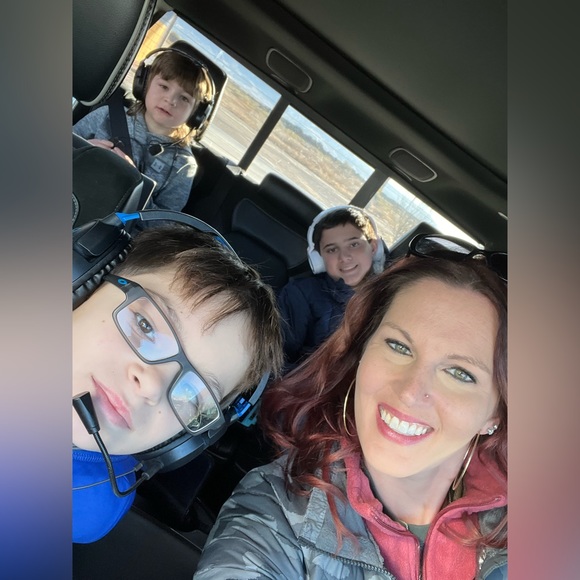 Meet your Posher, Stephanie - Picture 10 of 12